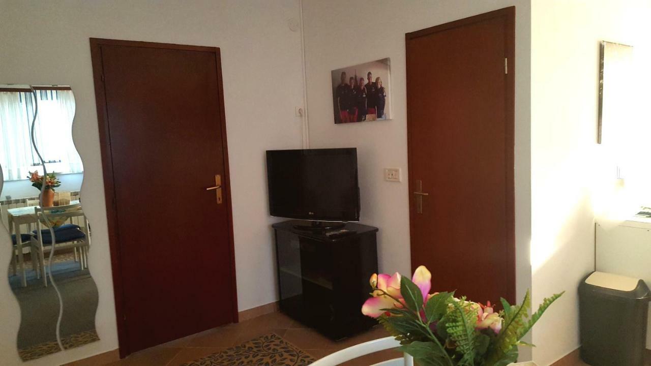 Apartments Ghedas Porec Exterior photo